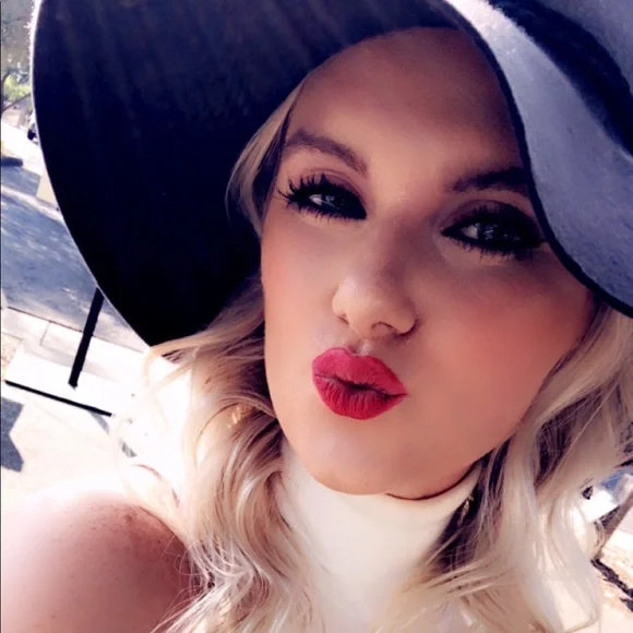 Floppy Hat - Picture 4 of 5